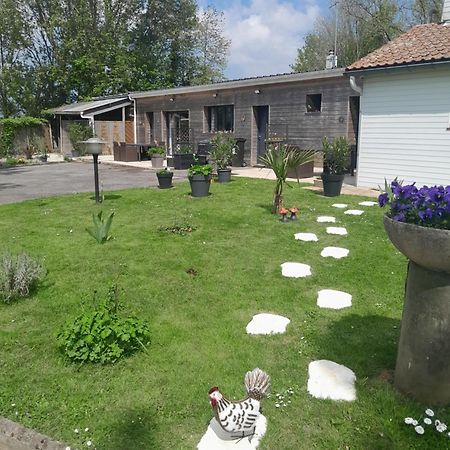 Au Dela Des Remparts Villa Montreuil  Exteriör bild